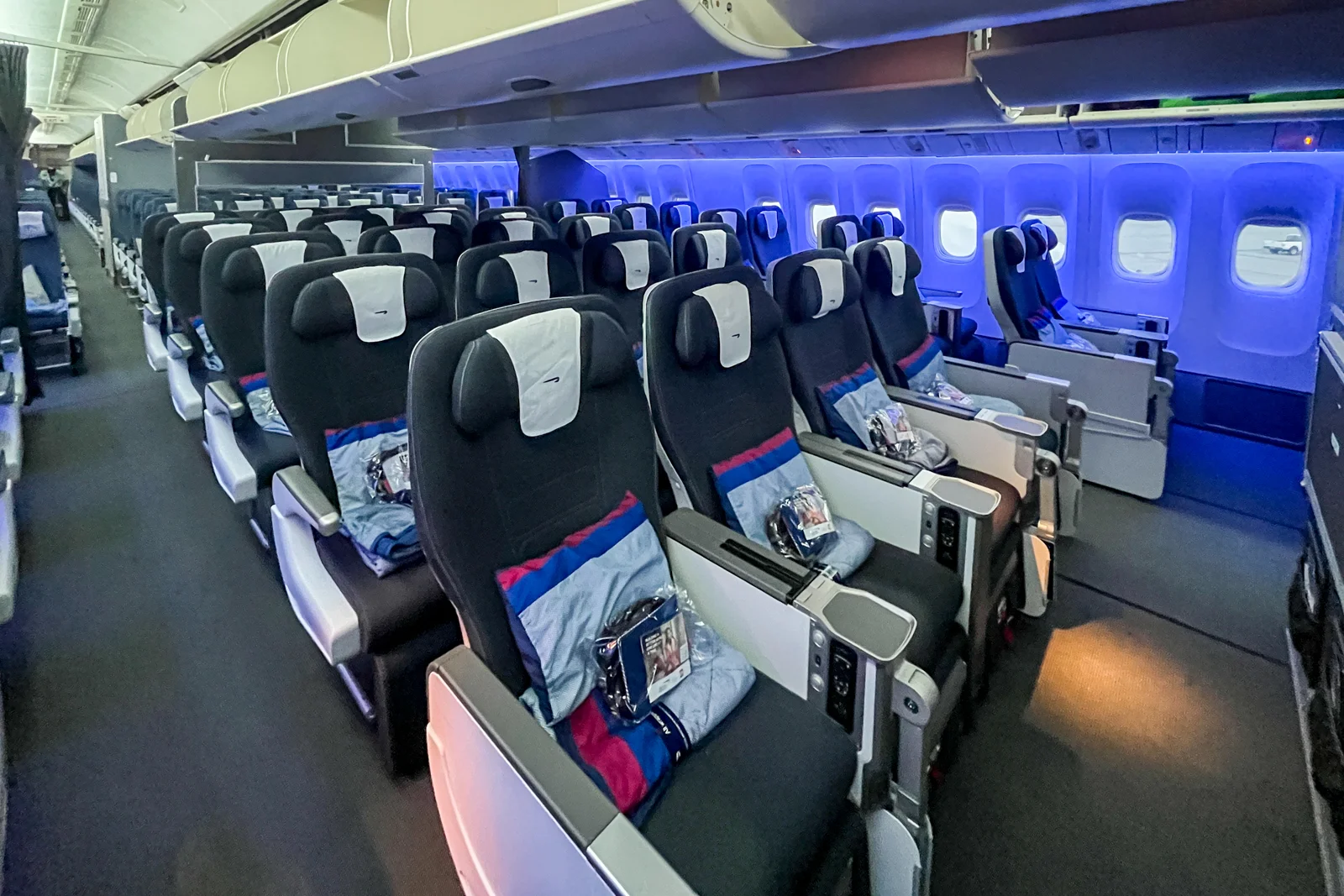 UK to Ottawa Flights: Top Deals for 2025 Travel