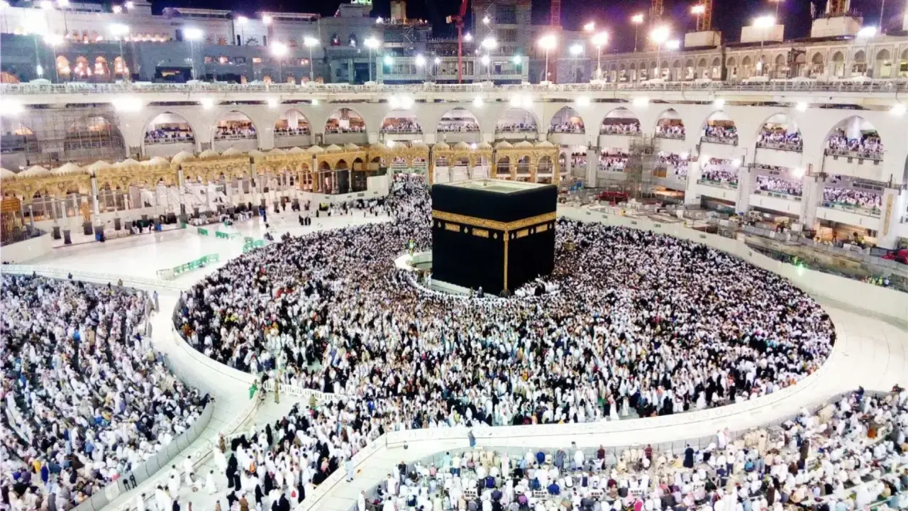 Affordable & Luxury Umrah Packages from the UK 2025