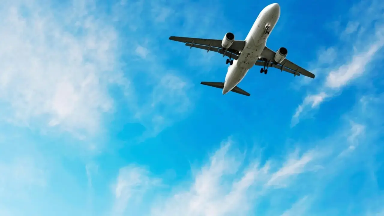 Cheap Flights to Toronto – Best Budget Deals for Canada