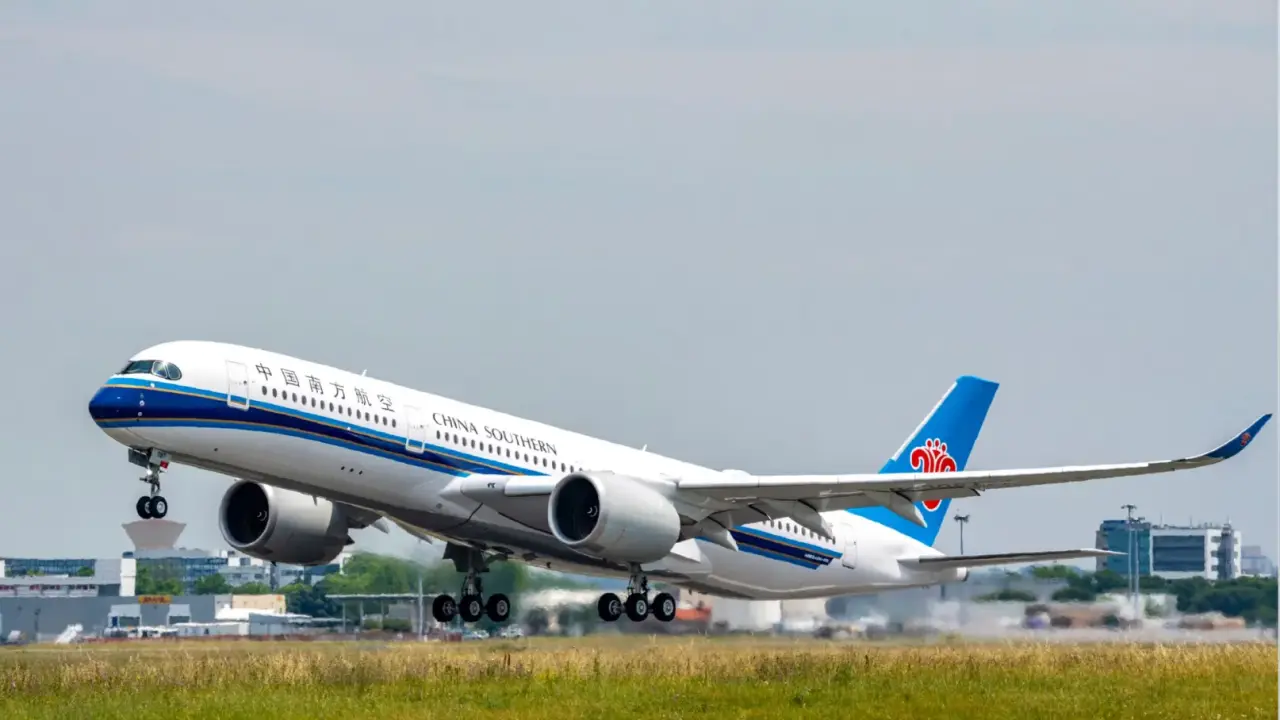 How to Make Long-Haul Flights from UK to Auckland Comfortable