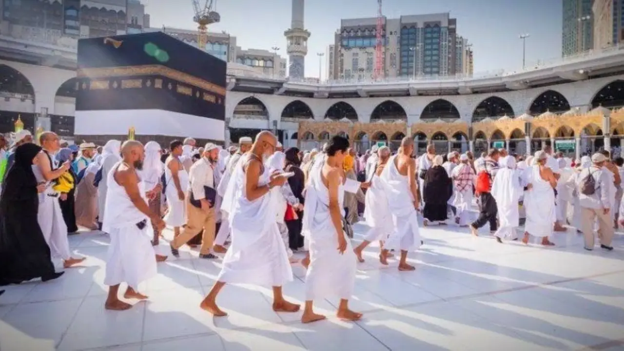 Less Price Umrah Packages 2025: 7 days & 15 days with family , friends and kids