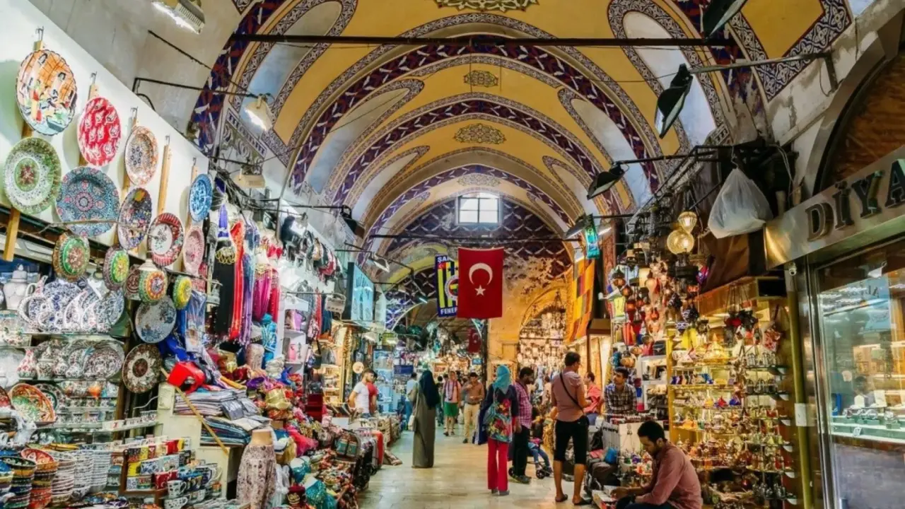 A Local’s Guide to Shopping in Harare: Markets, Malls, and Souvenirs