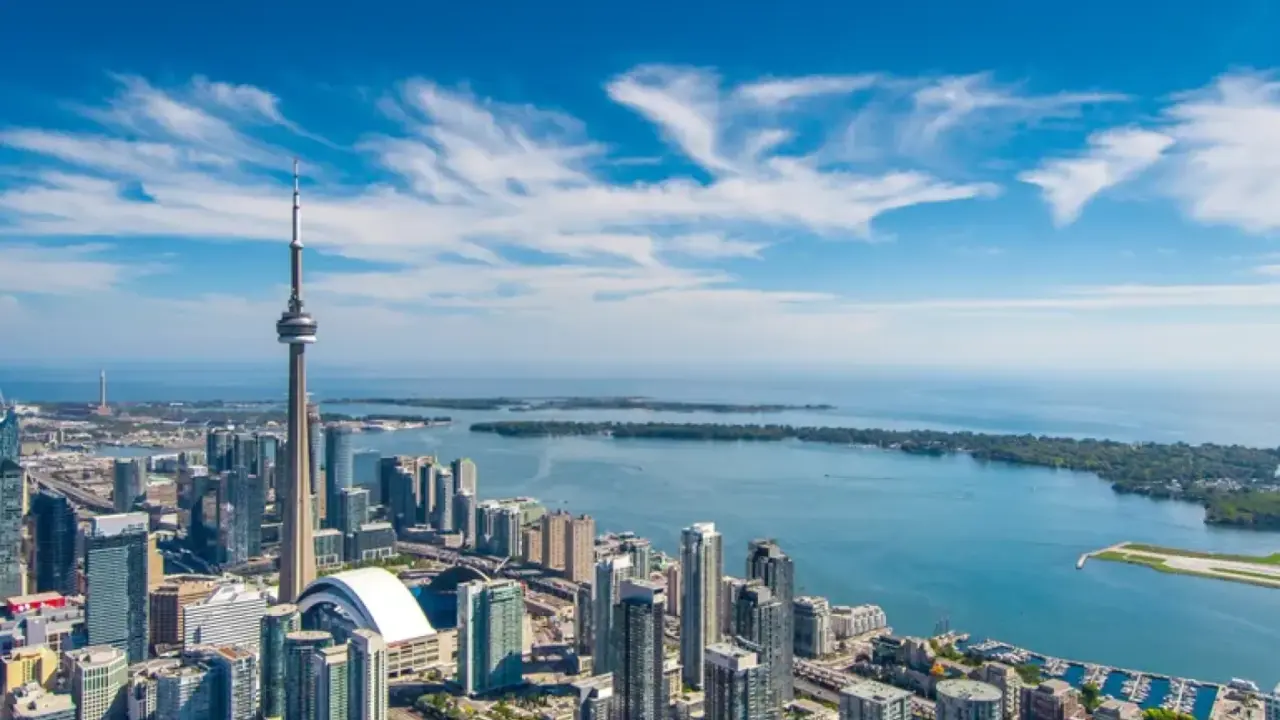 UK to Toronto Cheap Flights: Your Guide to Flying Smart