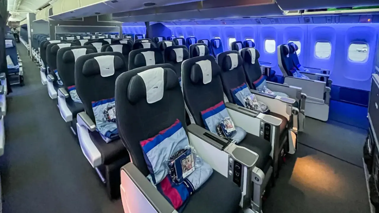 UK to Ottawa Flights: Top Deals for 2025 Travel